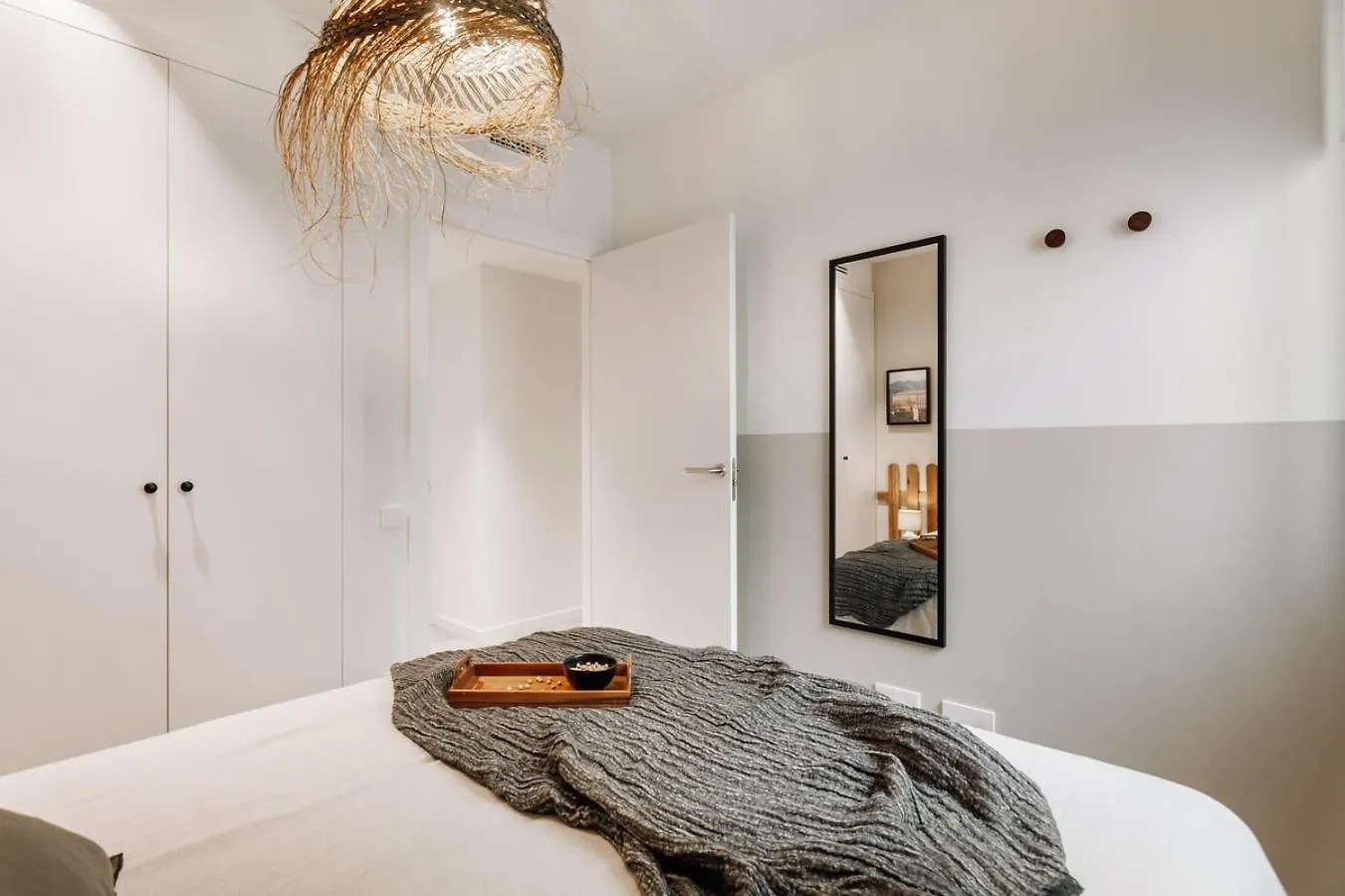 Apartment Botijo - 2 Bedrooms In Eixample Esquerra Barcelona Spain