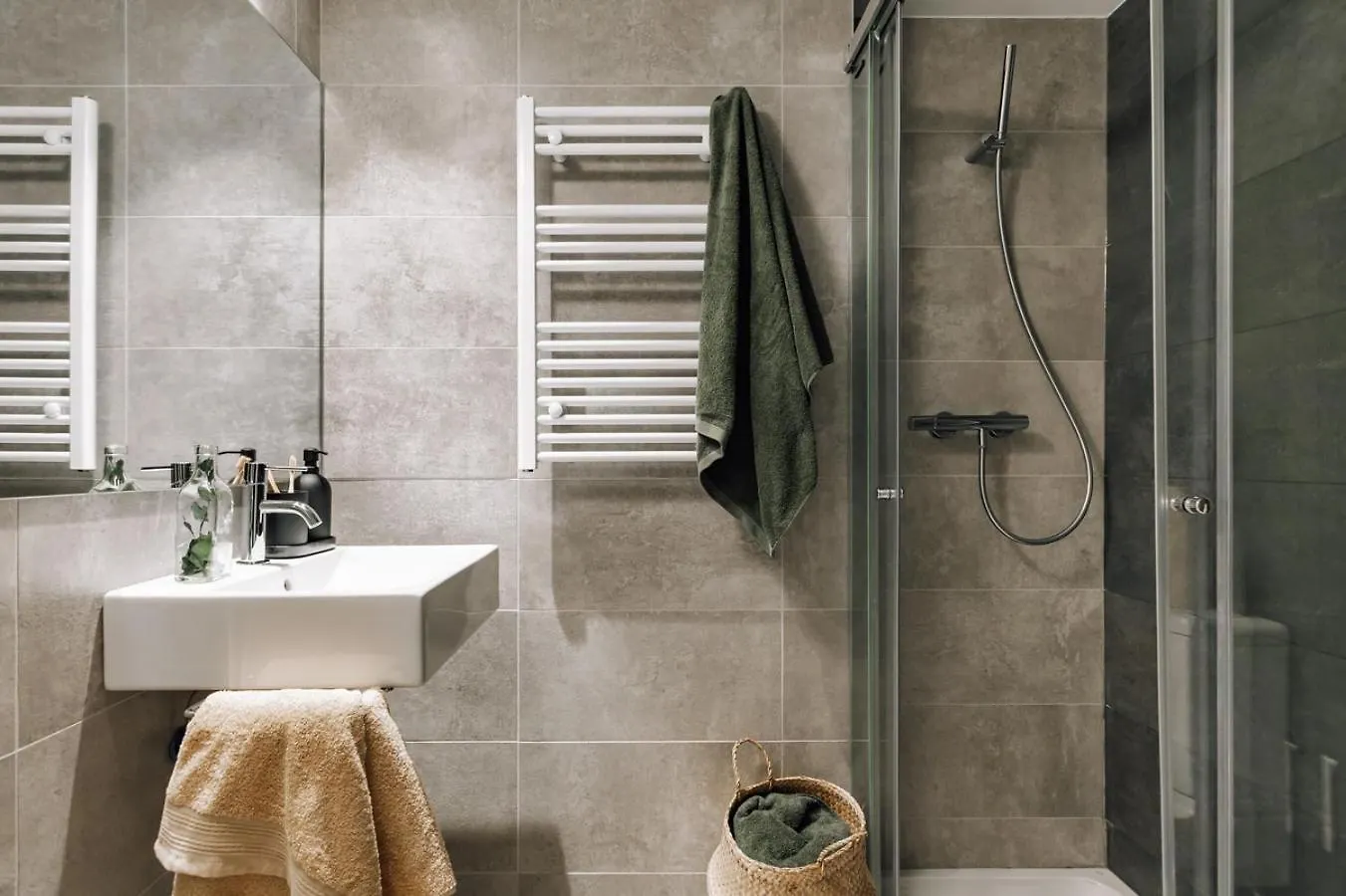 Apartment Botijo - 2 Bedrooms In Eixample Esquerra Barcelona