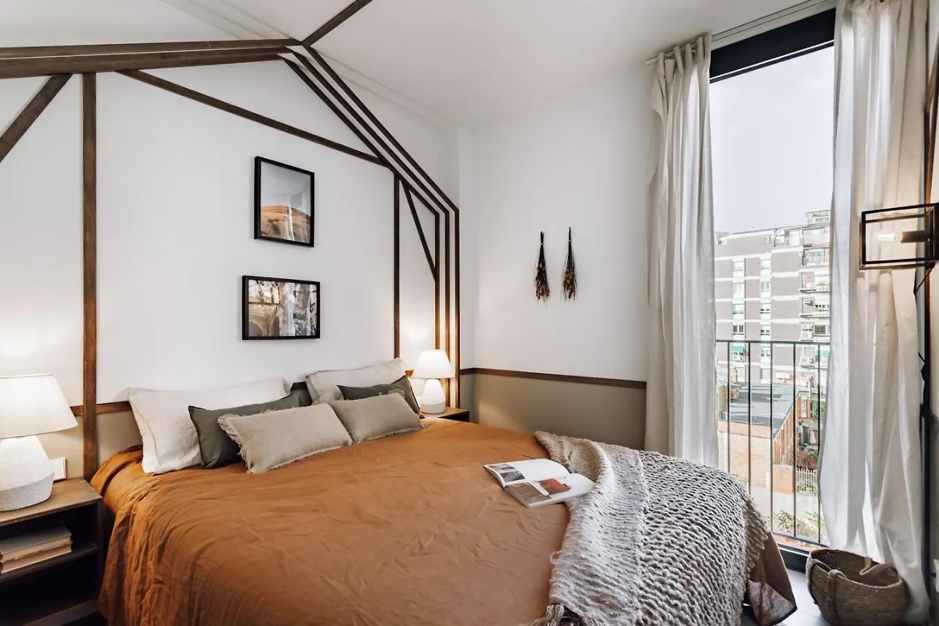 Apartment Botijo - 2 Bedrooms In Eixample Esquerra Barcelona